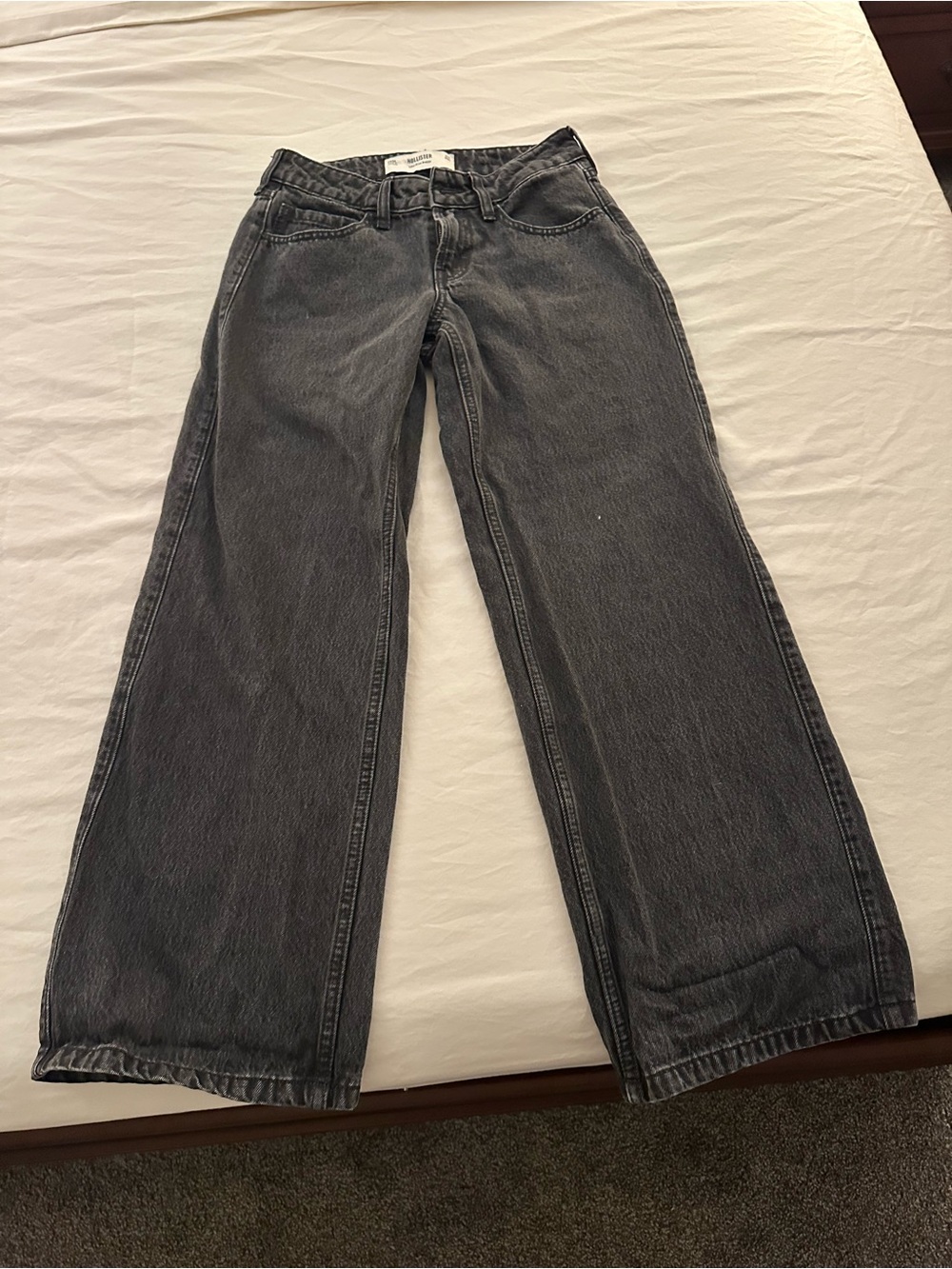 Hollister Low Rise Baggy Jeans in Washed Black